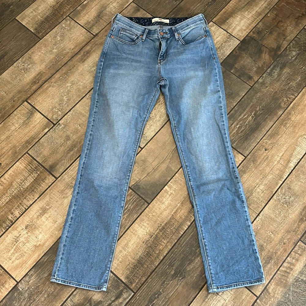 Levi’s straight jeans